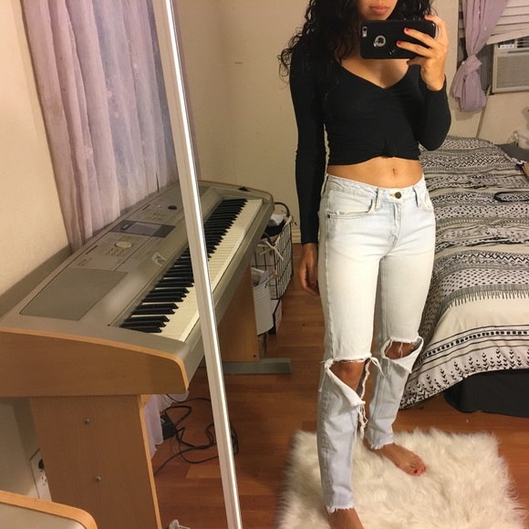 x sold x zara light wash distressed jeans - Picture 2 of 4